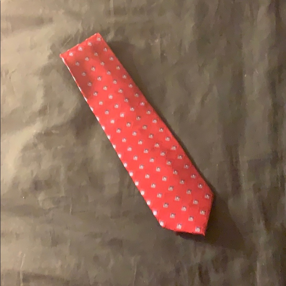 One men’s tie from Beau Brummel